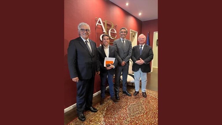 apesp_istrategy_juntas_pelo_ensino_do_futuro